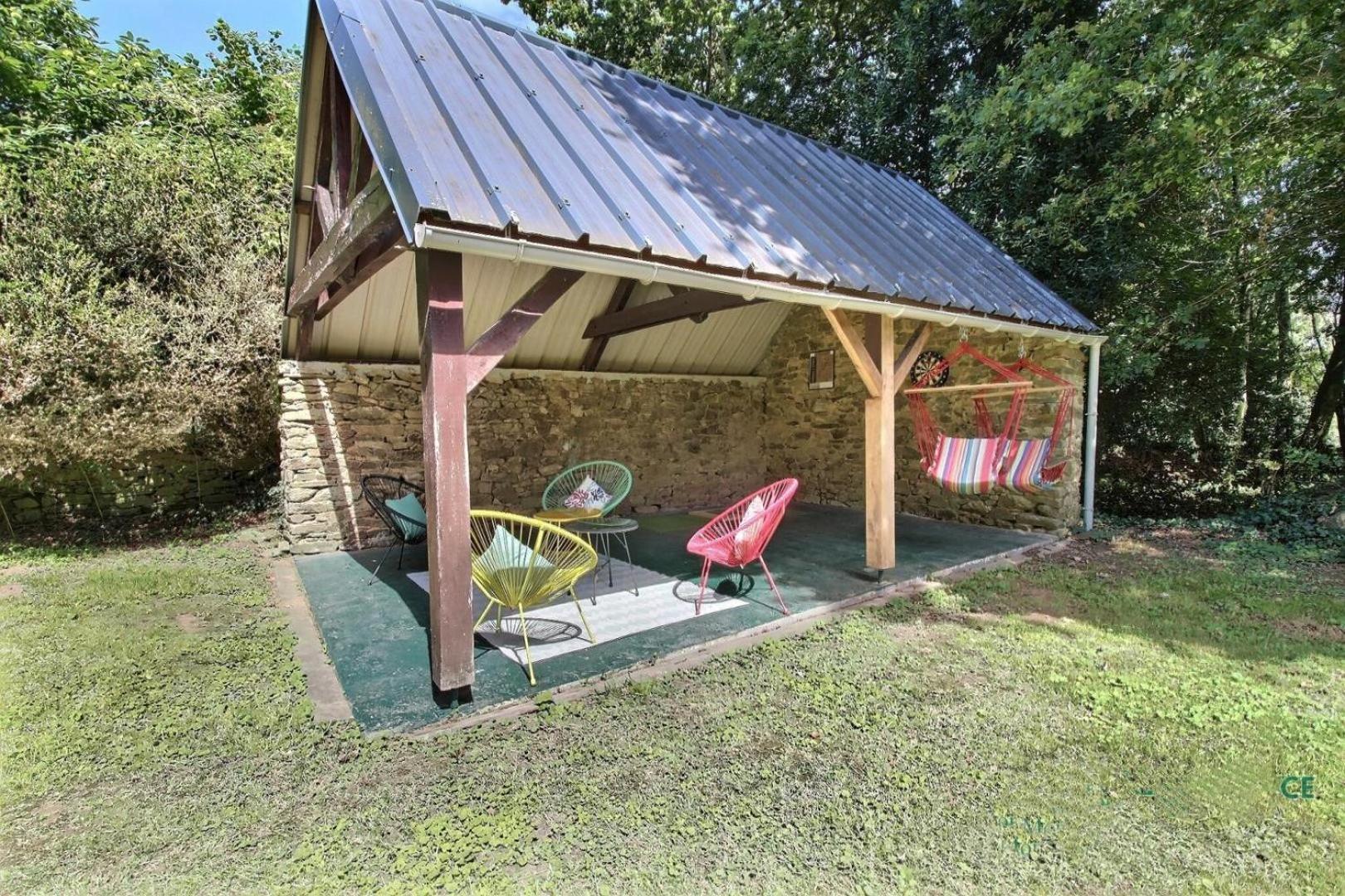 Les Gites De L'Etang De La Foret Brandivy Exterior foto